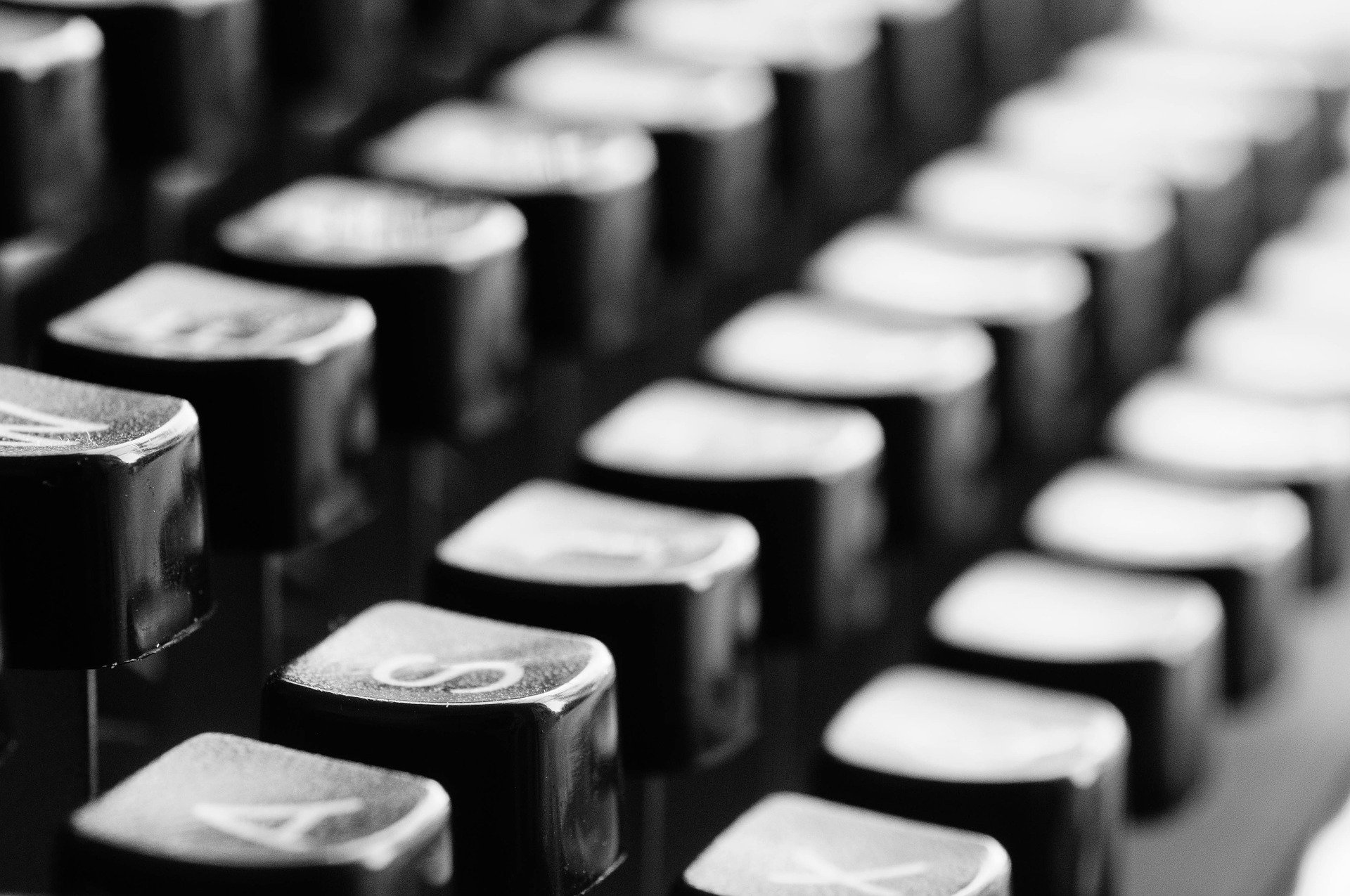 typewriter-726965_1920.jpg